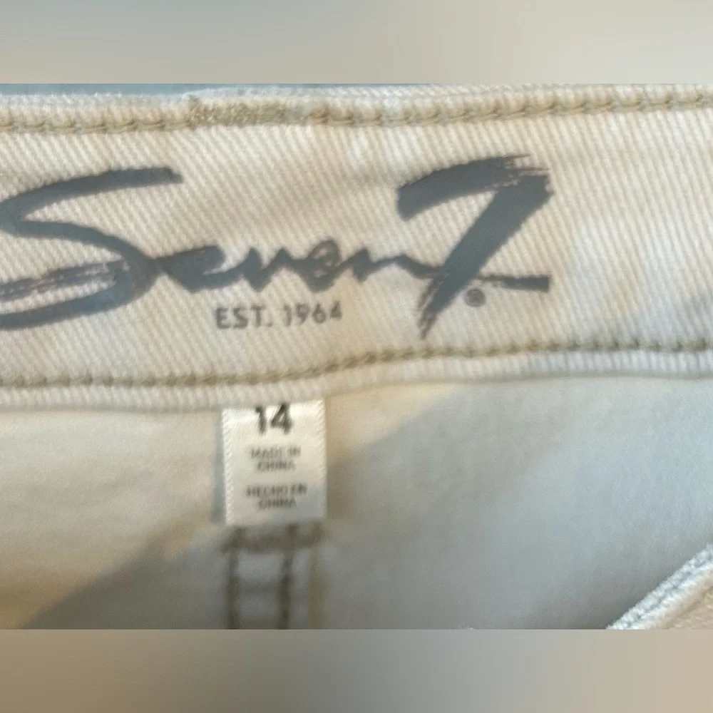 Seven7 Bone Color High Rise Slim Straight Jeans Size 14 Pockets Stretchy - Picture 3 of 6